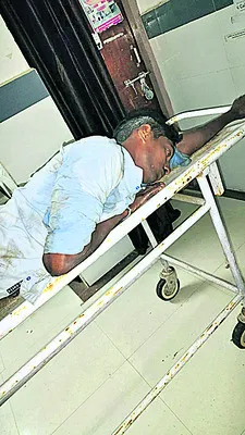 ఆటో, బైక్‌ ఢీ.. యువకుడికి గాయాలు 