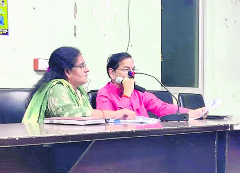 వీధి వ్యాపారుల వివరాలు నమోదు చేయాలి