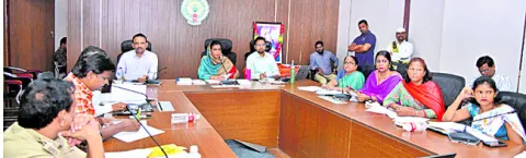 పరిశ్రమల మంజూరులో జాప్యం వద్దు 