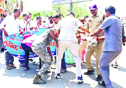 బీసీల రిజర్వేషన్లు అడ్డుకునే యత్నాన్ని విరమించుకోవాలి