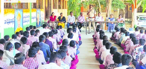 ట్రాఫిక్‌ నిబంధనలపై  అవగాహన అవసరం 
