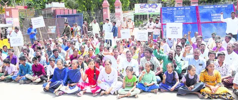 చదువులు ఎట్ల?