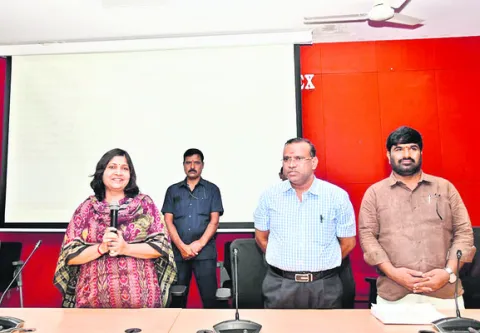 పొరపాట్లు లేకుండా ఎన్నికలు నిర్వహించాలి 
