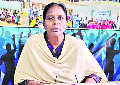 ఉపకార వేతనాలకు దరఖాస్తు చేసుకోండి
