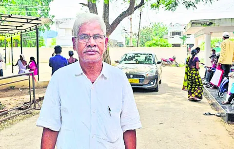 ప్రభుత్వ నిర్లక్ష్యంతోనే గిరిజన విద్యార్థుల మరణాలు