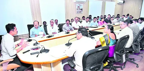 లక్ష్య సాధనలో నిర్లక్ష్యం వహిస్తే చర్యలు 