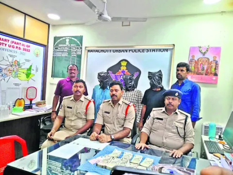 దుబాయి కరెన్సీ అంటూ దగా