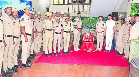 ఆదర్శప్రాయుడు వాల్మీకి మహర్షి 