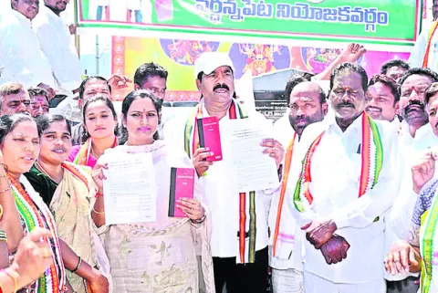 బీజేపీకి సహకరిస్తున్న కేంద్ర ఎన్నికల కమిషన్‌