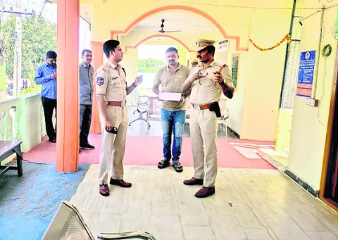 ఉత్తమ పోలీస్‌ స్టేషన్‌గా ఐనవోలు