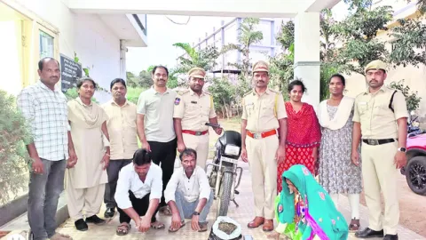 గంజాయి  విక్రేతల అరెస్టు  
