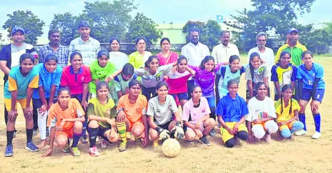 రాష్ట్రస్థాయిలో జిల్లాపేరు నిలబెట్టాలి 