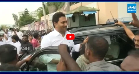 AP DSC Candidates Meets YS Jagan At Tadepalli 1