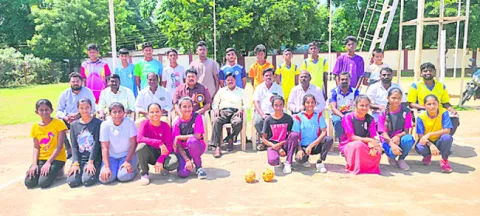 రాష్ట్రస్థాయి పోటీల్లో పతకాలు సాధించాలి