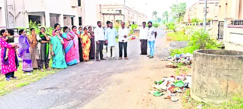 కార్మికుల సమస్యలు పట్టవా?