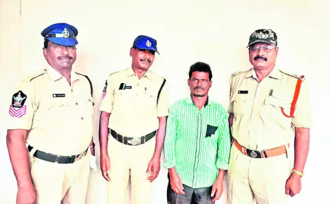 పేలుడు పదార్థాల రవాణాలో ఐదేళ్ల జైలు 