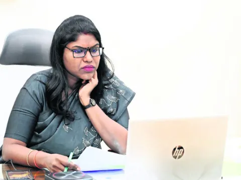 పారిశుద్ధ్యంపై దృష్టి పెట్టాలి 