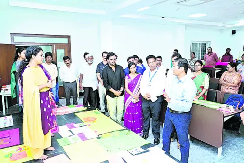 విద్యార్థుల స్థాయికి తగ్గట్లు బోధించాలి 