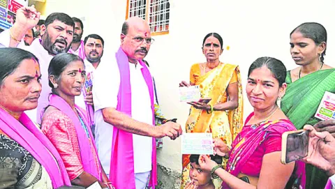 ప్రజలు కేసీఆర్‌ పాలన కోరుకుంటున్నారు 