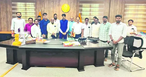 పరిహారంతో పాటు ఇంటి స్థలం 