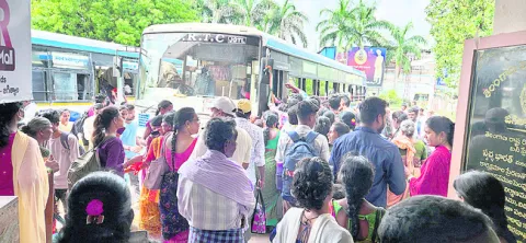 ఆర్టీసీకి దసరా బోనాంజ