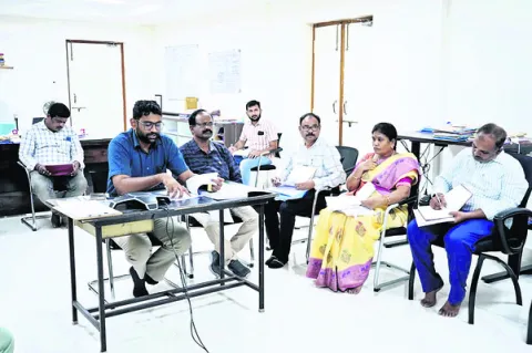 ఎన్నికల విధులు సమర్థంగా నిర్వహించాలి