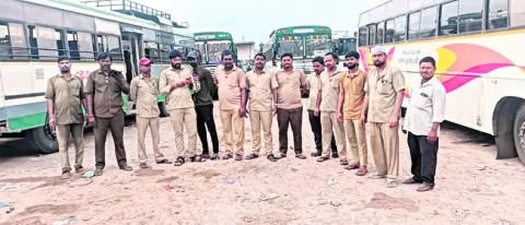 ఆర్టీసీ ఉద్యోగులందరికీ రక్షణ కల్పించాలి