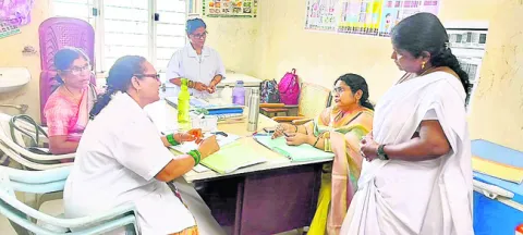 హైరిస్క్‌ పిల్లలపై ప్రత్యేక దృష్టి సారించాలి