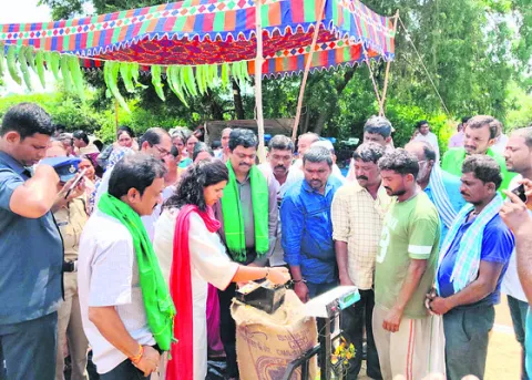 ధాన్యం కొనుగోళ్లు షురూ