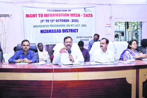 స.హ.చట్టం అమలులో ఆదర్శంగా నిలవాలి 