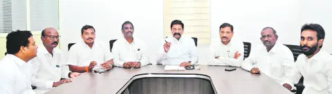 సంతకాల సేకరణ విజయవంతం చేయండి