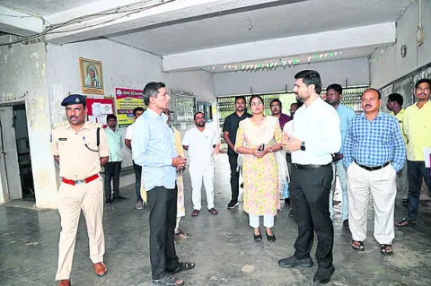 ఓట్ల లెక్కింపు కేంద్రాల పరిశీలన