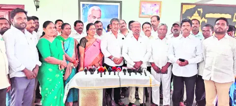 వంచనకు కేరాఫ్‌ చంద్రబాబు