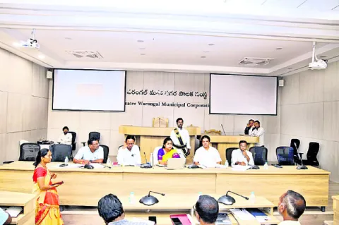 పట్టణ సమాఖ్యకు బల్దియా పెట్రోల్‌ బంక్‌!