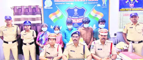 తాగి వేధిస్తున్నాడని భర్తను హత్య చేసిన భార్య 