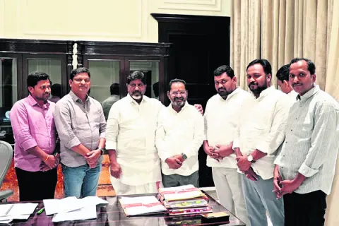 ఘనంగా