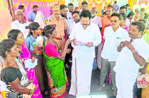 మీతో స్టాలిన్‌కు వినతుల వెల్లువ 