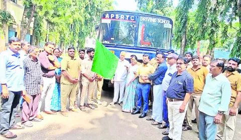 హెవీ డ్రైవింగ్‌ శిక్షణ ప్రారంభం 