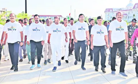 దేశ సమగ్రతకు ప్రతి ఒక్కరూ పాటుపడాలి 