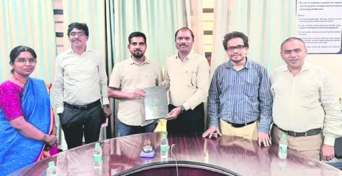 నరేష్‌కు డాక్టరేట్‌ 