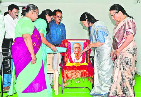 జాతీయ ఐక్యతకు పునాది వేసిన పటేల్‌ 