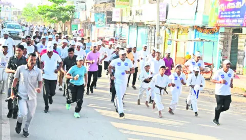 ఐక్యతకే రన్‌ ఫర్‌ యూనిటీ  
