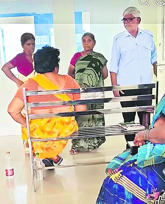 లంచం ఇస్తేనే ఇంక్యుబేటర్‌లో పెట్టేది 
