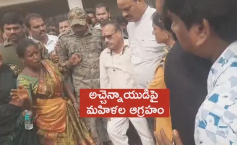 Women Devotees Angry On Minister Atchannaidu6