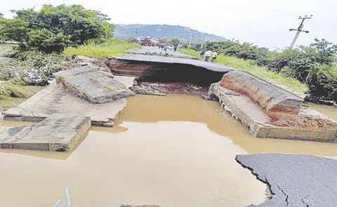 Telangana roads suffer Rs 1543 crore damages due to monsoon rains