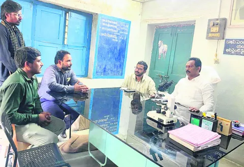 షార్ట్‌ సర్క్యూట్‌ తో  ఆర్‌ఎంపీ క్లినిక్‌ దగ్ధం