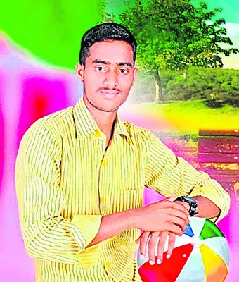 రోడ్డు ప్రమాదంలో యువకుడి దుర్మరణం 