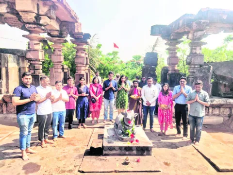 కోటగుళ్ల శిల్పసంపద అద్భుతం