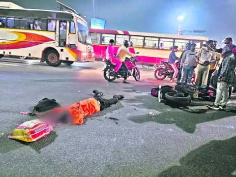 రోడ్డు ప్రమాదంలో వ్యక్తి దుర్మరణం 