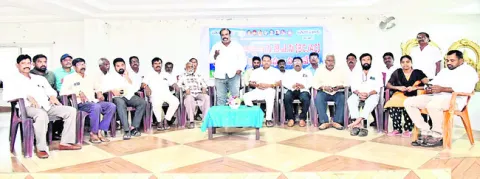 రిజర్వేషన్ల కల్పనకు రాజ్యాంగ సవరణ చేయాలి